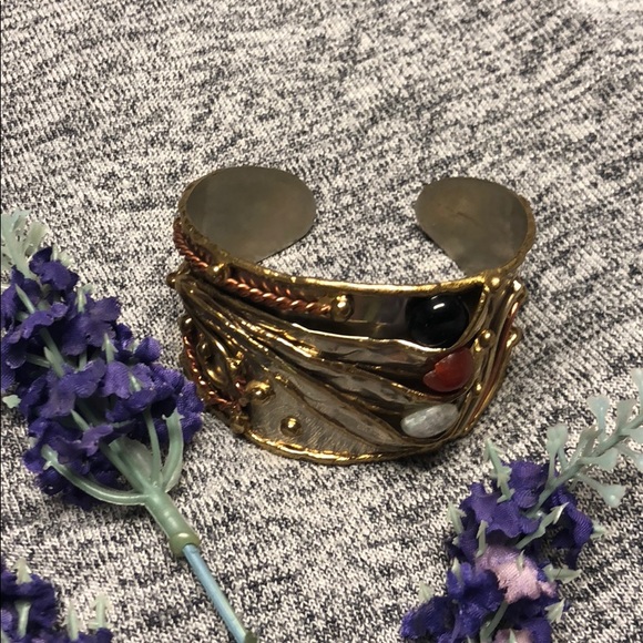 Cuff bracelet - Picture 1 of 3